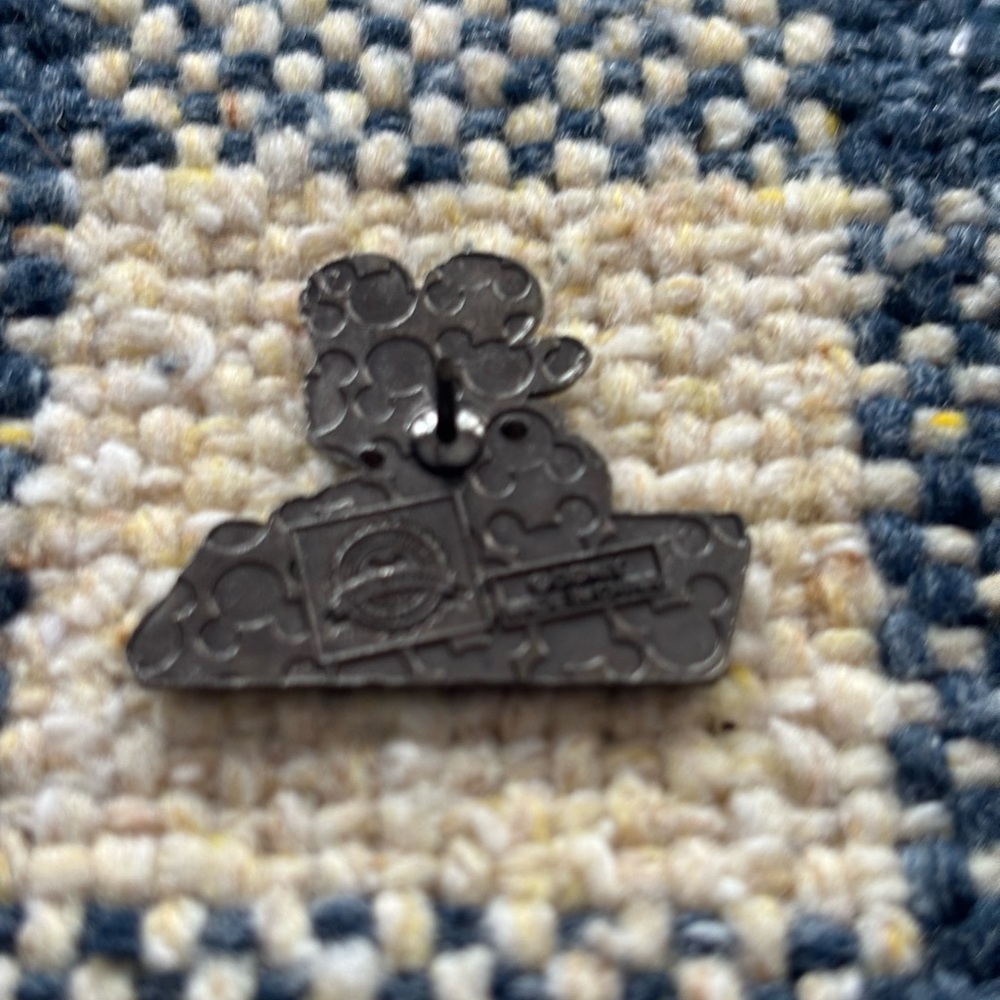 Mickey DJ pin - Picture 2 of 3